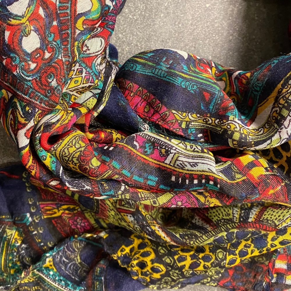 Patterned Scarf - Picture 6 of 10